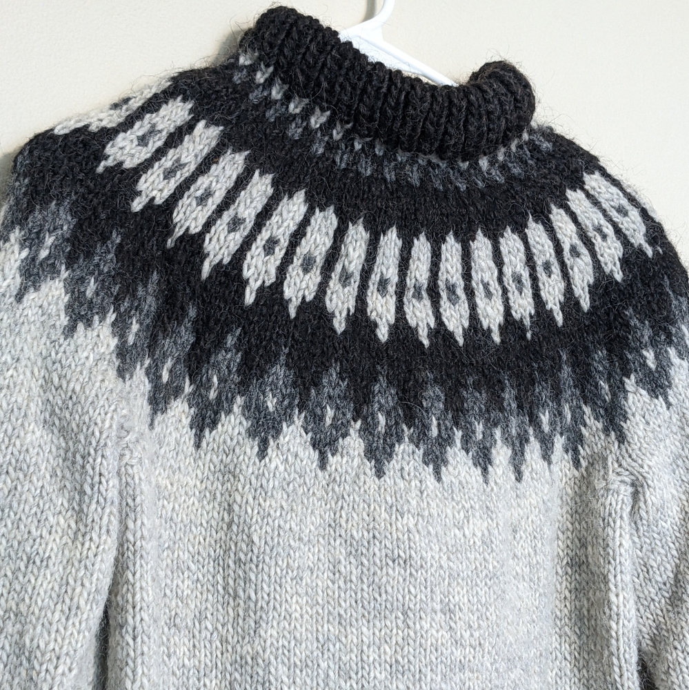 Vintage Icelandic Lopapeysa Wool Sweater in Gray Size Small - Picture 3 of 5